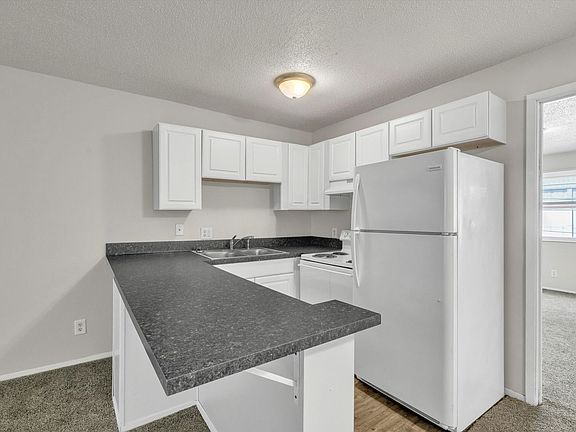 3rd image of 500 Richardt Ave #12
