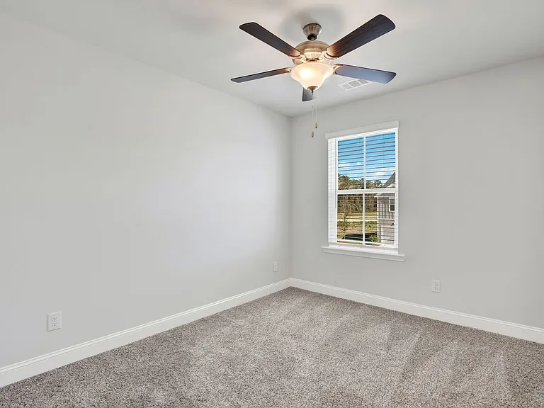 77 Dorsey Dr — Photo 22