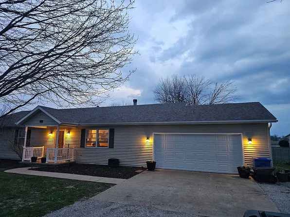 14498 Prairie Trl, Athens, IL 62613