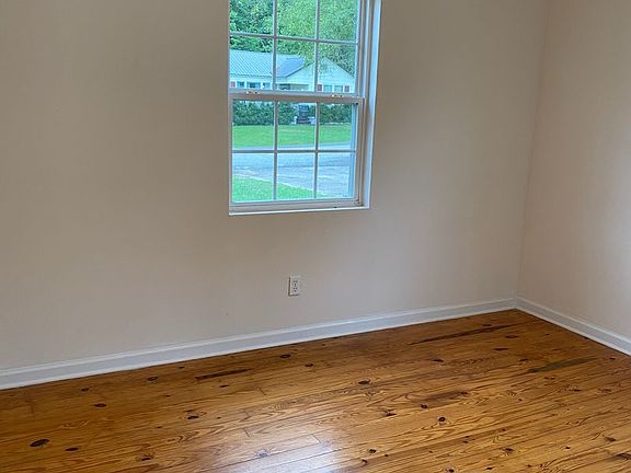 5th image of 33 Howle Rd