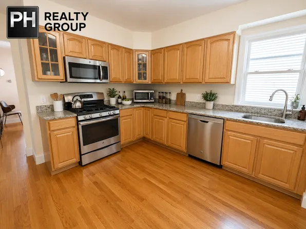179 Belmont St #1, Belmont, MA 02478