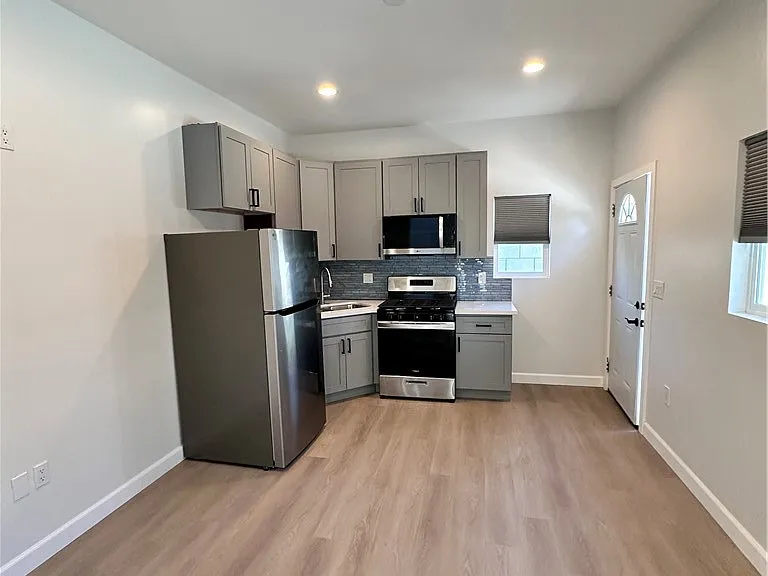 24375 Robie Ct — Photo 12