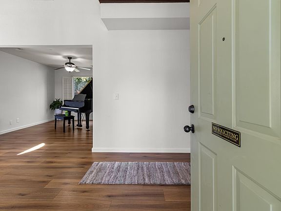 4th image of 113 Chesterfield Way