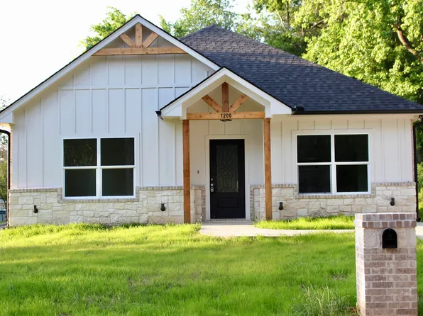 1200 McCurley Dr, Tyler, TX 75702