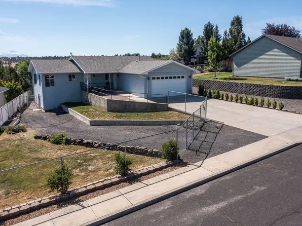 268 NE Hillcrest St, Madras, OR 97741