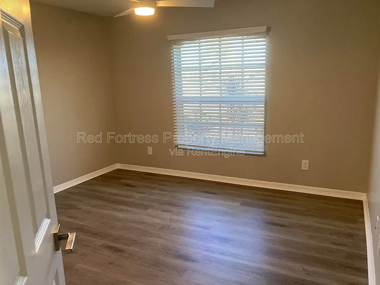 110 SW 17th Pl — Photo 10