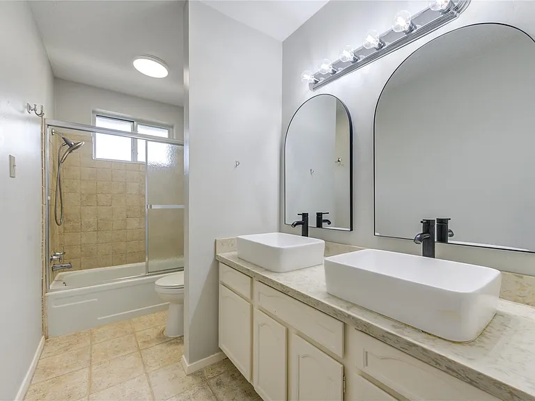 16019 Fathom Ln — Photo 18