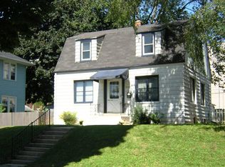 5500 W Notre Dame Ct, Milwaukee, WI 53208