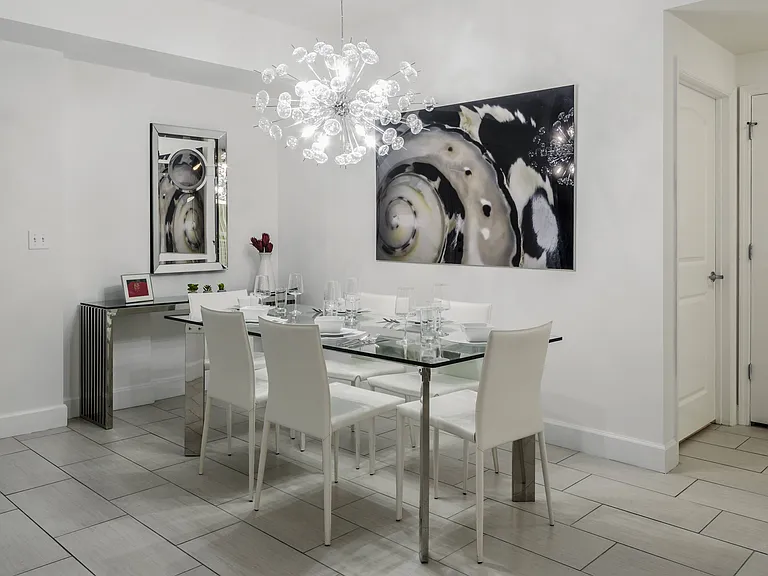 Spacious Dinning Room