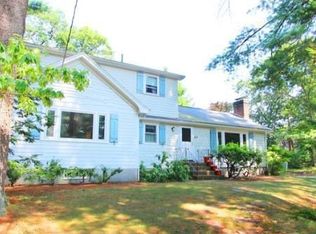206 Worcester Ln, Waltham, MA 02451