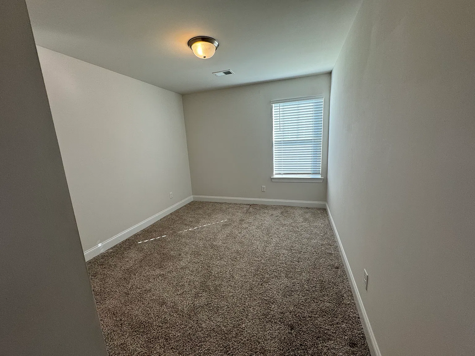 3 bed, 2.5 bath, 1650 sqft, $1,850 — Photo 3