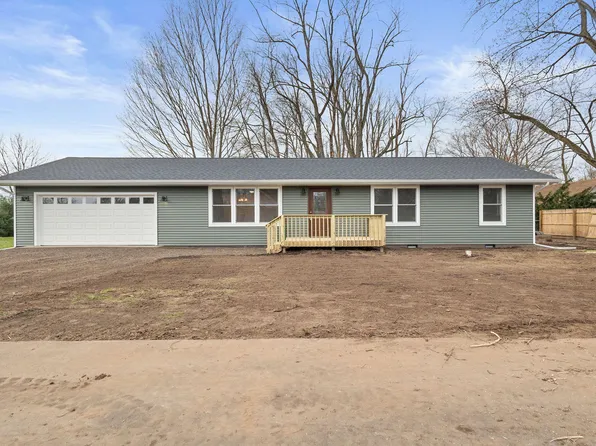 126 Fern Dr, Walkerton, IN 46574