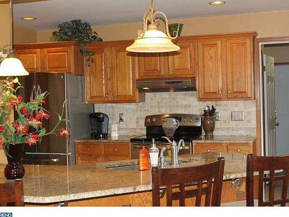 4th image of 14 Birchwood Ln