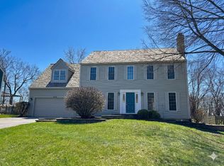 619 Lexington Sq W, Gurnee, IL