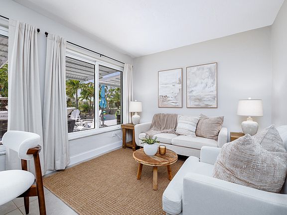 3rd image of 1657 Watson Blvd