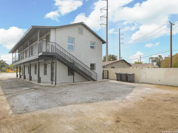 5135 W Commerce St, San Antonio, TX 78237