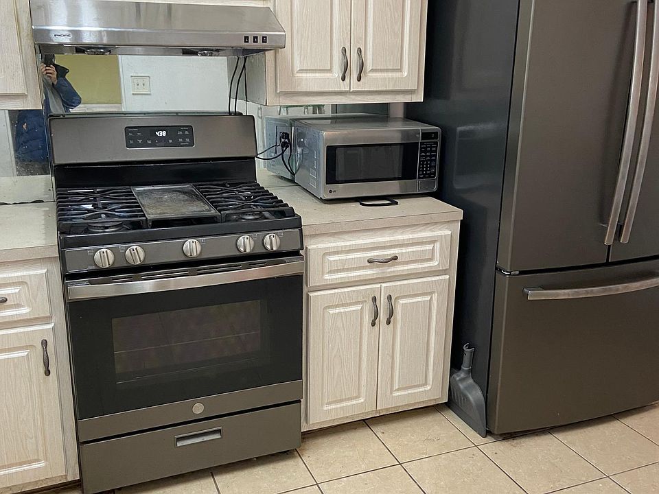 2nd image of 1 B St Floor 2