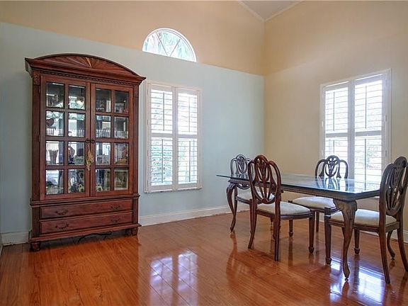 4th image of 12275 Londonderry Ln