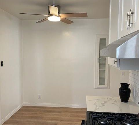 4th image of 11605 Broadway APT A