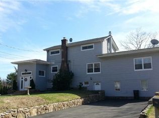 8 Glenwood Rd, Sound Beach, NY 11789