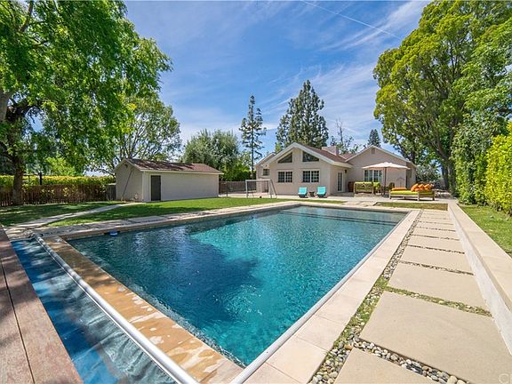 3rd image of 8438 La Bajada Ave