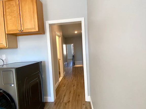 4th image of 520 W Westmoreland St #2B