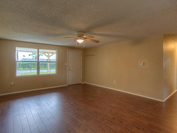 5th image of 825 Windsor St