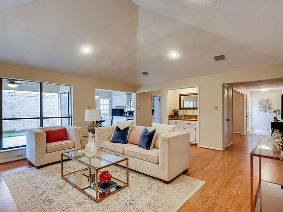 5th image of 4027 Heathersage Dr