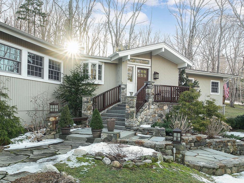 1st image of 17 Hopp Ground Ln