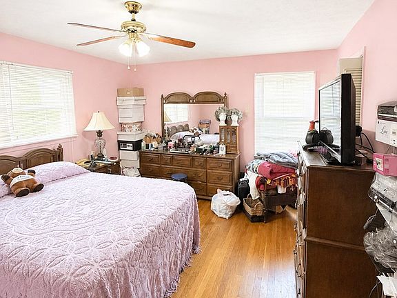 5th image of 4630 Illini Dr