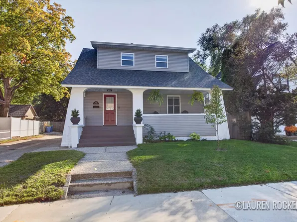 1242 Fisk Rd SE, Grand Rapids, MI 49506