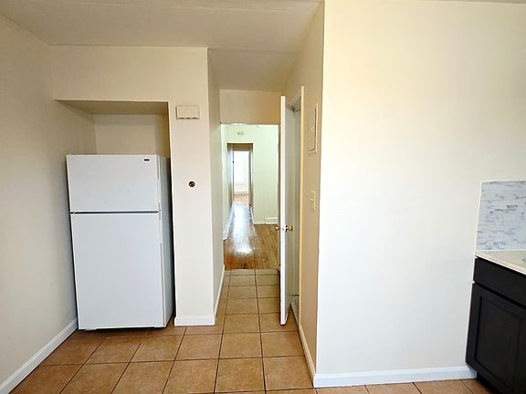 3rd image of 166 Highland Ave #1B