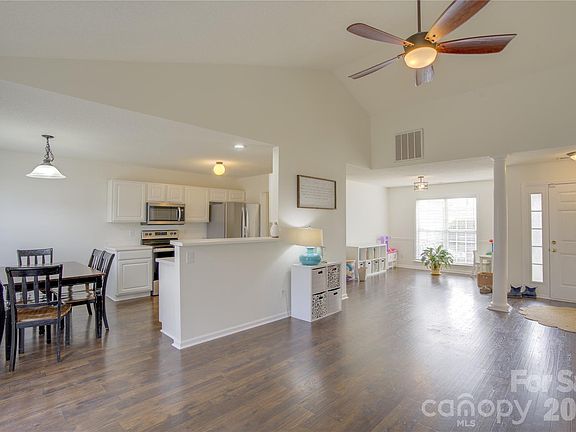 3rd image of 365 Running Briar Rd