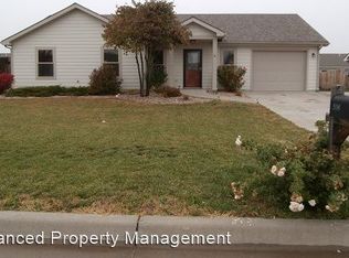 304 Northfield Rd, Manhattan, KS 66502