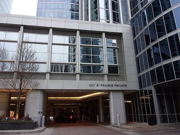 2nd image of 1211 S Prairie Ave APT 3106