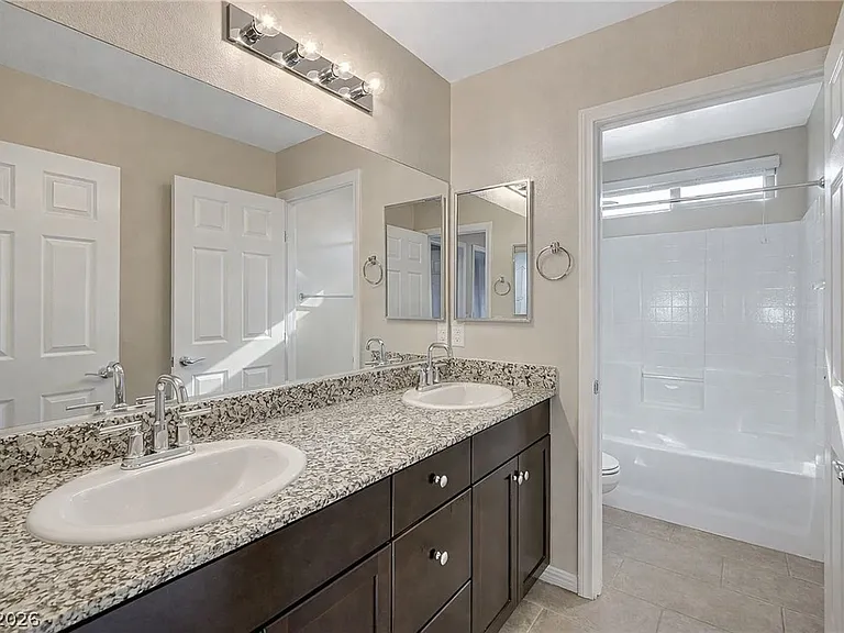 2934 Caxton Grove Dr — Photo 26