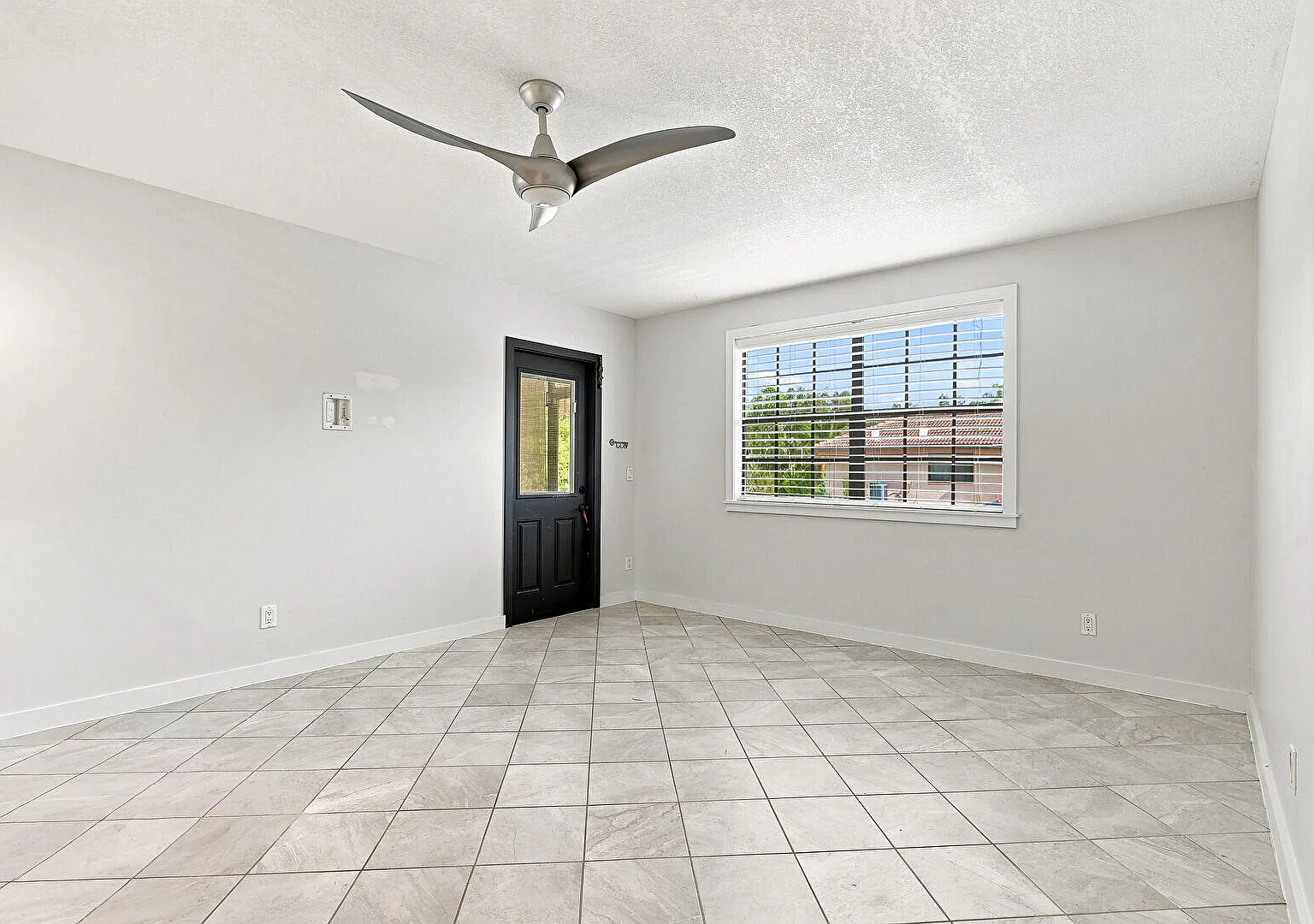 2 bed, 2.0 bath, 861 sqft, $2,000 — Photo 4