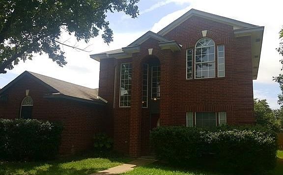 2nd image of 1127 Disraeli Cir