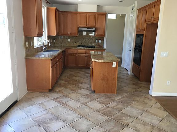 4th image of 26912 Silverbell Ln