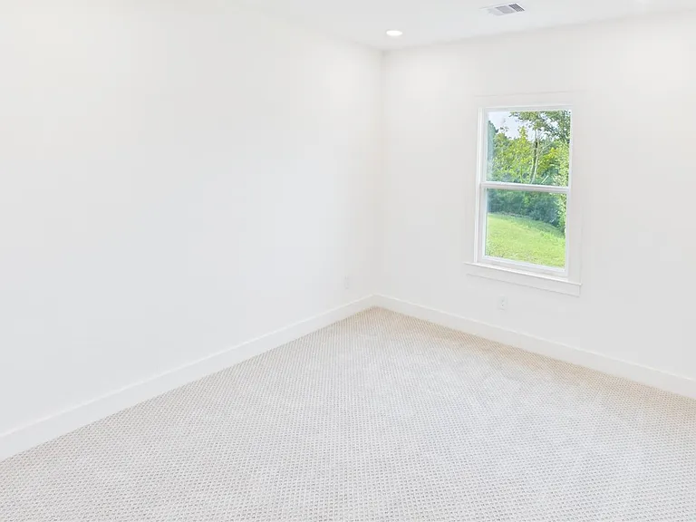 9609 Valeca Dr — Photo 23