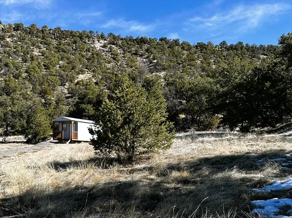 2 Canyon Rd, Quemado, NM 87829