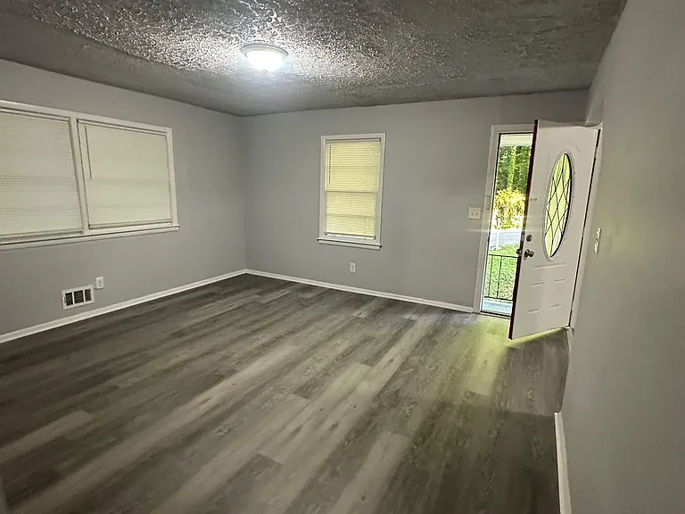 400 Greenhill Way — Photo 7