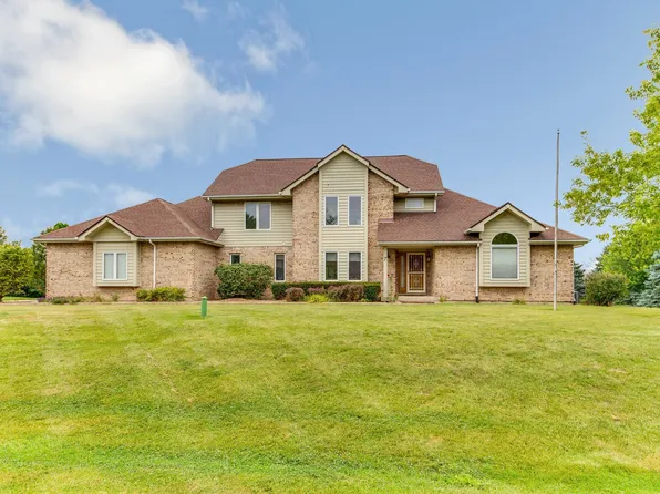 7 Whitman Ter, Hawthorn Woods, IL 60047