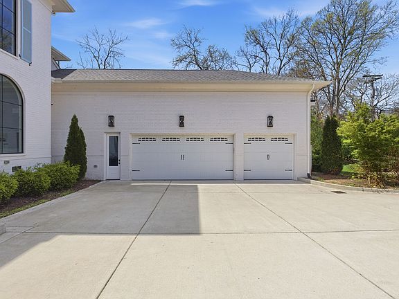 4th image of 3311 Skyline Dr