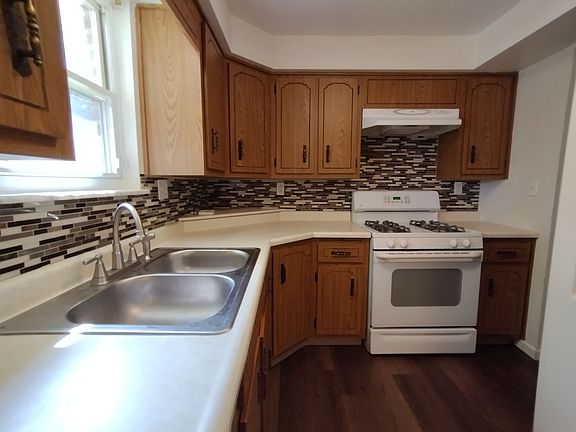 5th image of 515 Saint Andrews Dr
