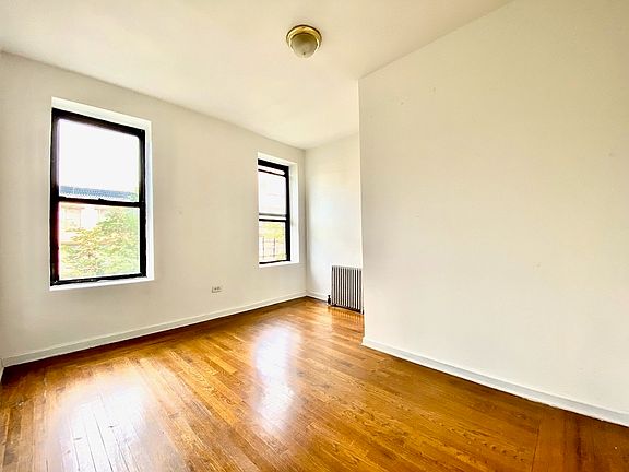 2nd image of 40 W 127th St #12-4