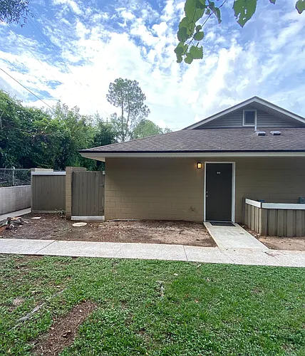2241 W Pensacola St Photo 1