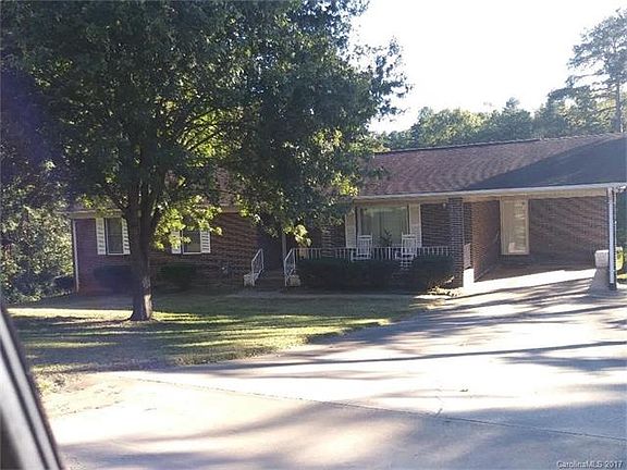 2nd image of 407 Crestwood Ln