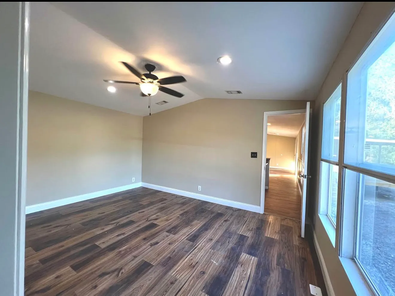 3 bed, 1056 sqft, $1,400 — Photo 4