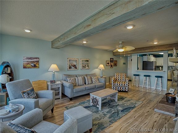 5th image of 775 Winn Rd #4F